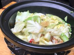 手撕包菜牛肝菌-88号小吃店·经典云南菜·地道纳西美食
