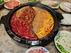 -渝大狮毛肚老火锅(解放碑店)