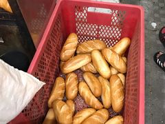 -Bánh Mì Huynh Hoa