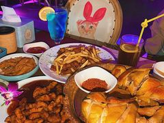 幸福里招牌烤鸡-幸福里音乐酒吧餐吧(朗臻新天地店)