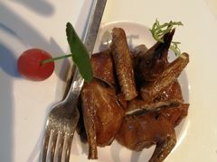 烤乳鸽-阳澄湖费尔蒙酒店颐丰阁中餐厅(马鞍山西路店)