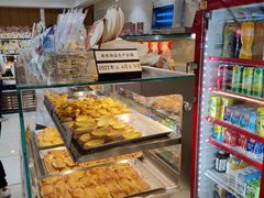 面包甜点陈列柜-长乐饼家(五羊新城店)