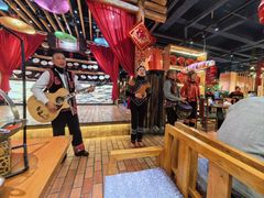 -老滇山寨•云南特色菜•地方菜•民族风情歌舞表演(金碧店)