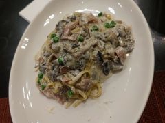 松露意大利宽面配菌菇-WOLFGANG PUCK KITCHEN & BAR(迪士尼小镇店)