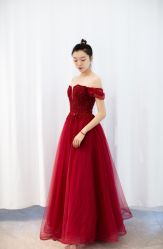 -洋洋婚纱品牌集合店