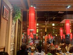 大堂-野山舂·贵州现舂酸汤火锅(鸿通城店)