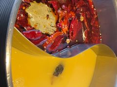 -鲜入唯煮·港式海鲜牛肉火锅(金宝街店)