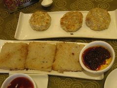 玉米饼和萝卜糕-东方之珠海鲜酒楼(南开店)