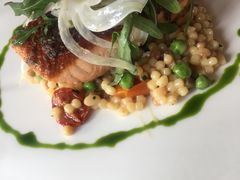 煎三文鱼-WOLFGANG PUCK KITCHEN & BAR(迪士尼小镇店)