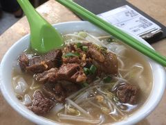 牛腩汤河粉-新鸿发咖啡美食
