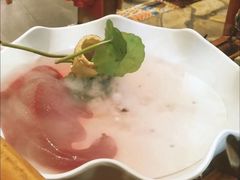 -老牌坊云南鱼豆花火锅(爱建店)