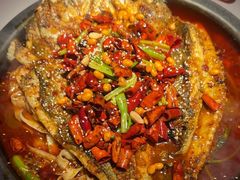 -鸣记脆皮烤鱼·海鲜烤鱼(三八广场店)