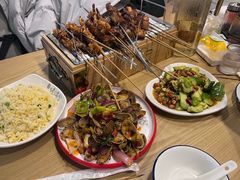 -烤满分·东北烧烤(首经贸店)