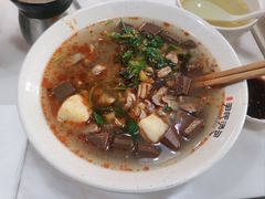 汤包粉丝-百年尹氏汤包(湖南路狮子桥店)