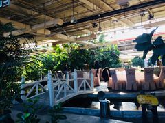 大堂-红栌温泉山庄生态美食餐厅