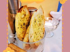 烤法式蒜蓉面包-成桂西餐厅·42年的味道(五大道疙瘩楼店)