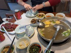-乡土黄·鲜牛肉火锅·小龙虾(兴业街店)