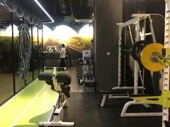 器械区-LikingFit24小时健身•普拉提(张江店)