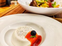 -MONICH牛排融合餐厅(和义大道购物中心店)