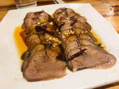 -霄汉牛三鲜湖北砂锅菜(万松园2店)