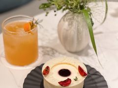 樱桃意式鲜奶酪-潮一不贰·法式甜品·生日蛋糕·西式简餐(外滩店)