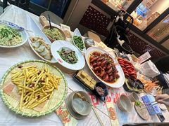 -肥肥虾庄·金牌油焖大虾(汉街SKP店)