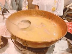 -鲜入围煮花胶鸡海鲜火锅