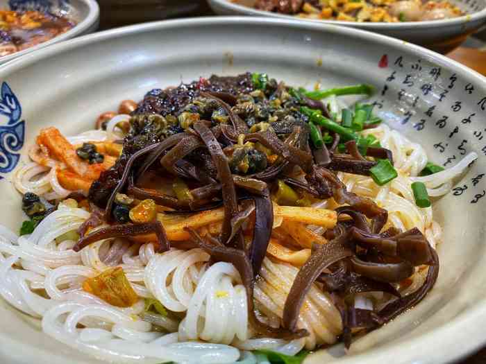 鼎钻螺蛳粉(谷埠店)-"嘿嘿 感谢大众点评 真的来到陌生的城市 .