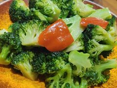 清炒西兰花-金手鼓·新疆菜(南京店)