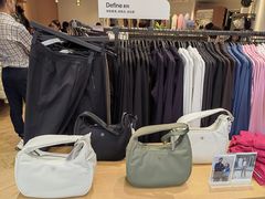 -lululemon(上海浦东IFC店)