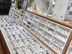 -MiRi眼镜·蔡司·星趣控·尼康控优点视觉合作店(南京东路店)