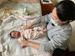 -鲸鱼妈妈月嫂/育婴师定制