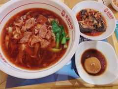 招牌红烧牛肉米粉-呷佬·长沙手工米粉(金沙江路店)