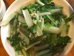 -临江餐馆二楼美食部落