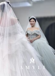 -艾米丽婚纱礼服