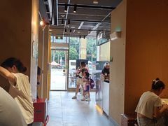 -麦当劳(中二横路店)