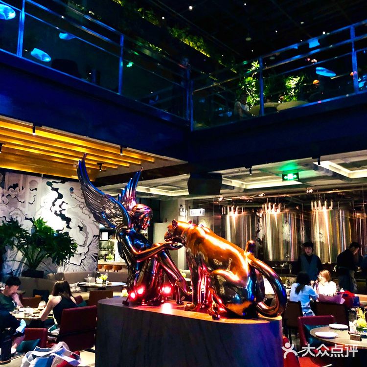 值得一试的CBD秘境花园餐吧