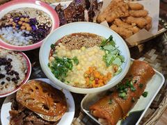 -爆炸头阿姨小四川正宗川味小吃(无任何分店)