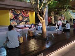 -瑞虹新天地月亮湾