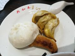 鲜肉锅贴-共和春(甘泉路店)