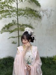 -一揽芳华汉服旗袍体验馆(拙政园店)