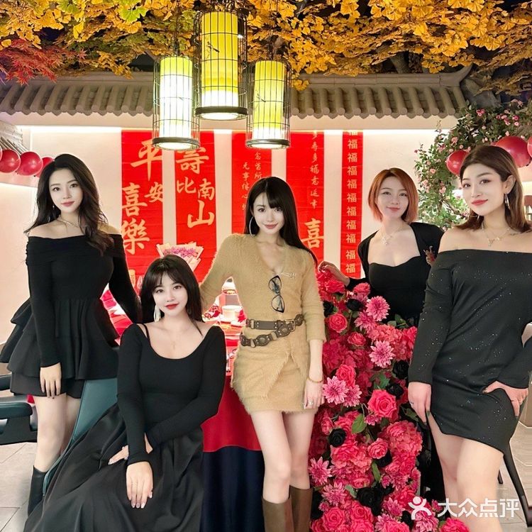 把宴请安排在这里，领导给我夸完了！