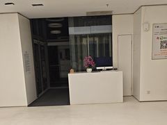 -卡罗酒店(东门晒布地铁站店)