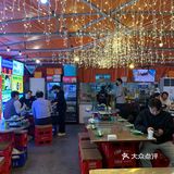 下暴雨也要来吃的冷三先生夜市