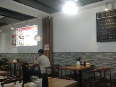 -黄阿姨锅贴大王(万航渡路店)