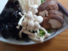 -毛辣果·贵州红酸汤牛肉火锅(西单店)