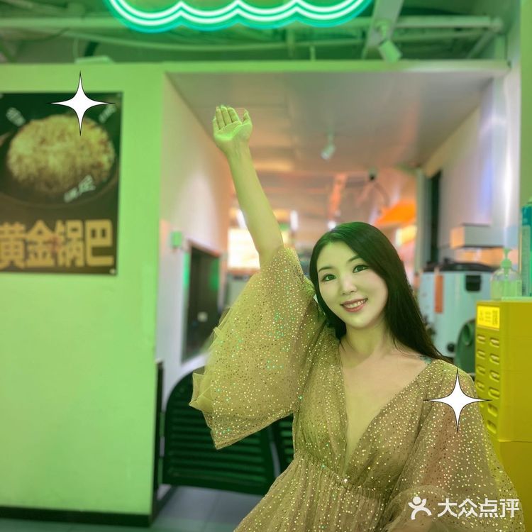 ·煲仔饭菜比饭多,吃起来才过瘾!