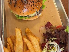 招牌牛肉汉堡-UPPER KITCHEN(延安路店)