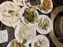 -天宜隆蘑菇宴火锅(石景山旗舰店)