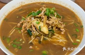 Four Seasons Shredded Pork Noodles